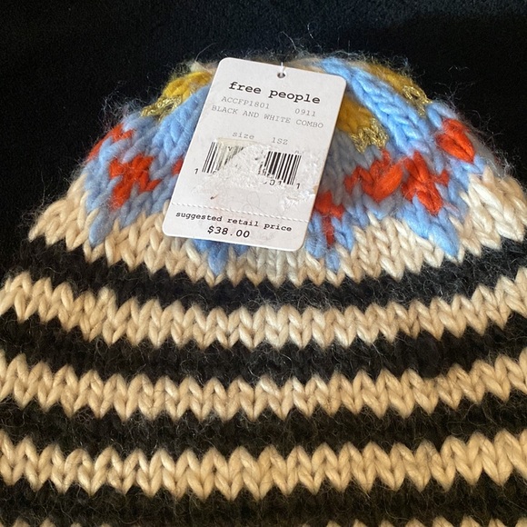 Multi colored striped beanie - Picture 2 of 4
